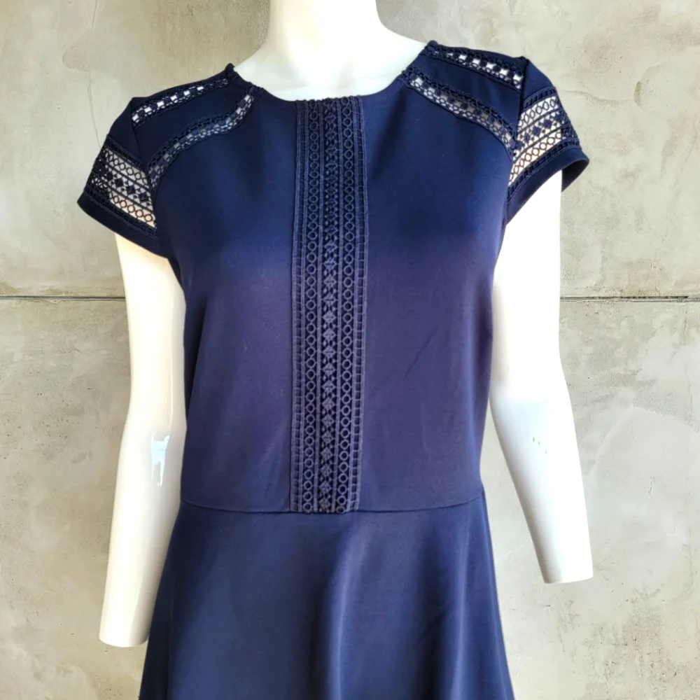 NWOT H&M Navy Blue Lace Eyelet Cap Sleeve Knee-Length Casual Dress Sz M - Picture 3 of 11